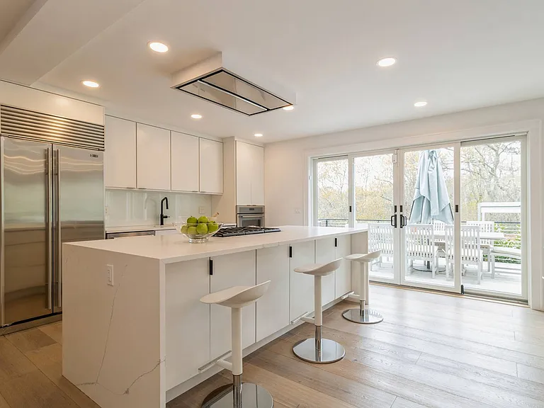 858 Old Sag Harbor Rd — Photo 15