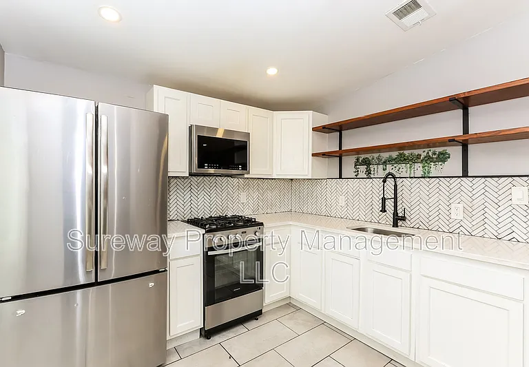 300 Darcy Ave #B — Photo 4