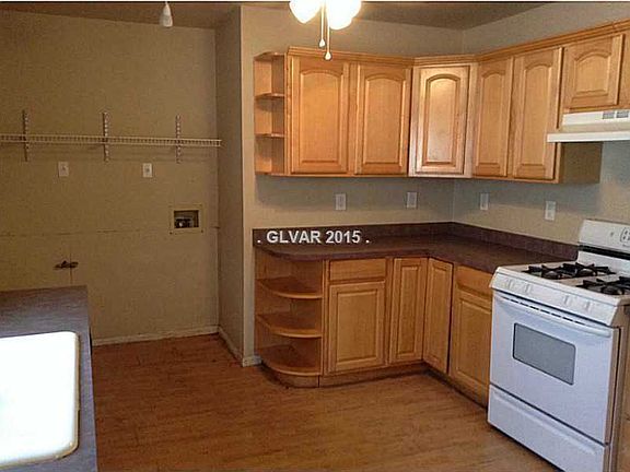 4th image of 420 Chateau Dr
