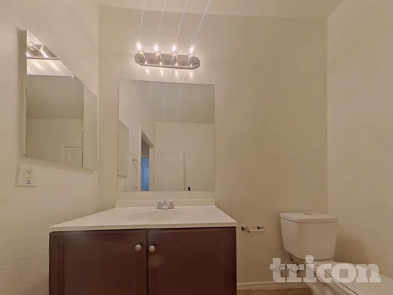 17307 W Monroe St — Photo 14
