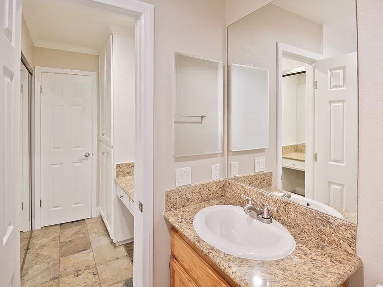 Sunset Ridge at La Crescenta — Photo 28