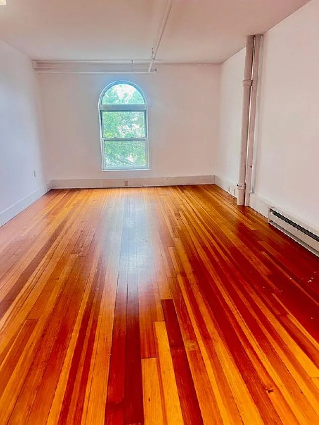 2 bed, 1.0 bath, 2068 sqft, $3,600 — Photo 2