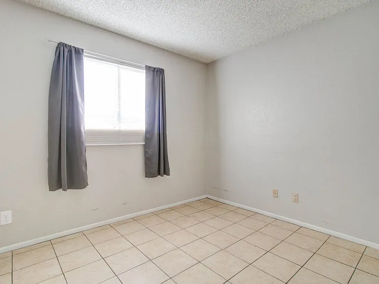 371 N Williams St — Photo 17