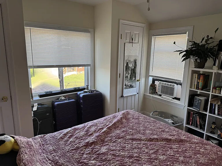 Larger room, imagine based on prior tenant setup