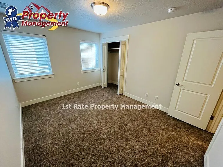 431 S Academy Ln — Photo 16