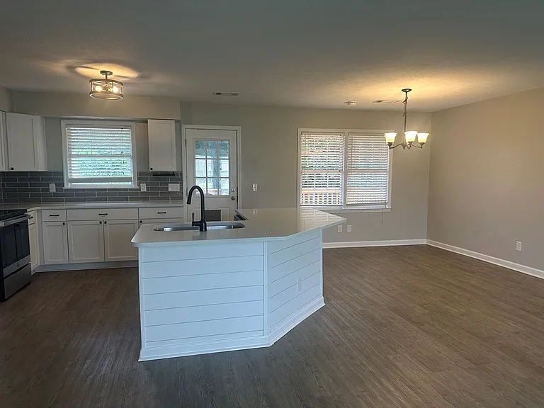 4131 Cainwood Ct — Photo 2