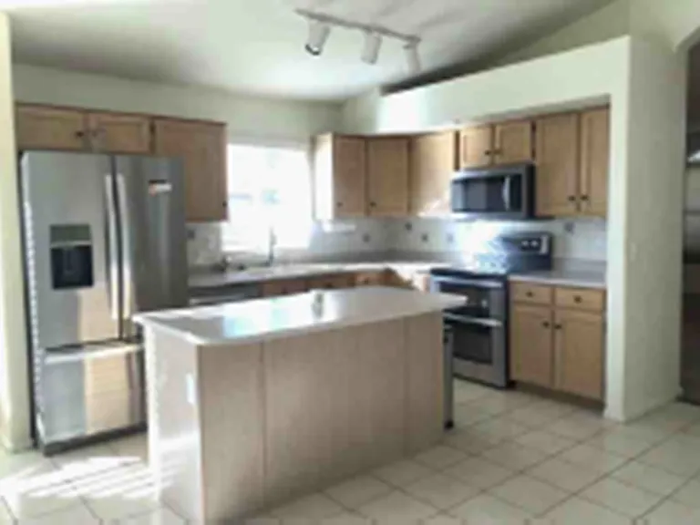 2615 N 123rd Dr — Photo 3