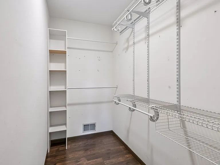 2831 Kenwood Isles Dr — Photo 21