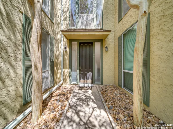 3678 Hidden Dr. #904, San Antonio, TX 78217