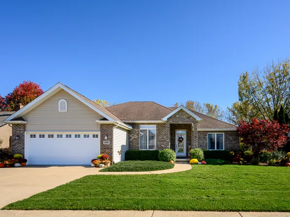 592 S Walnut St, Manteno, IL 60950