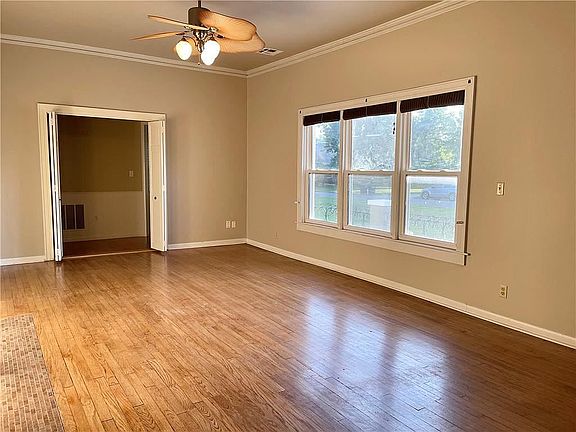 4th image of 2129 N Beard Ave
