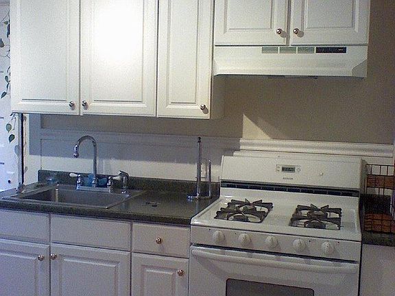 2nd image of 419 Davidson St #3
