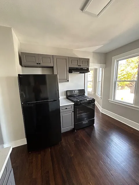 Kitchen - 9 Hunting St #2