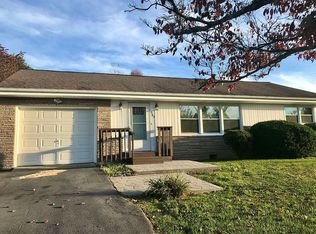 607 Ridgeview Dr, Johnson City, TN 37604