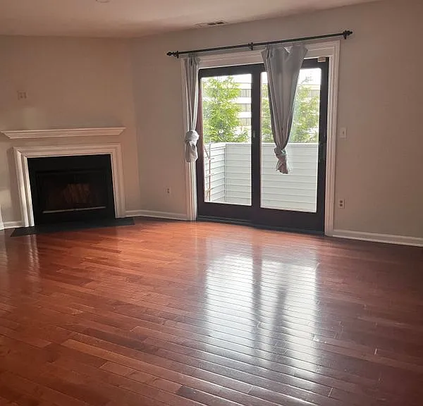 2700 Bedford St #O — Photo 11