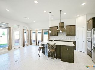 2016 Glen Holw, Seguin, TX 78155