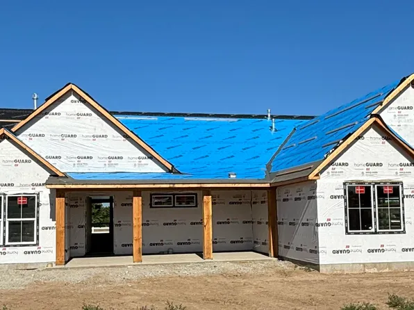 1915 Mantle Ln, Emmett, ID 83617