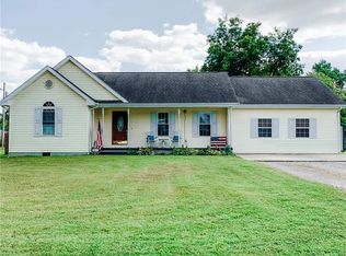 200 W Mack St, Herrin, IL 62948