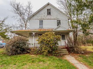 9 Loomis St, Winsted, CT 06098