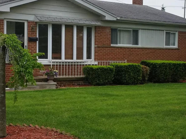 191 S Venoy Cir, Garden City, MI 48135