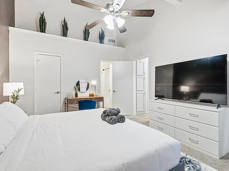 2 Saint Charles Pl — Photo 14