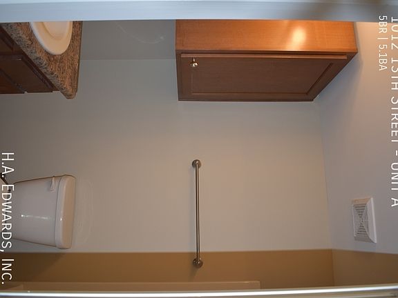 2nd image of 1012 13th St Unit A