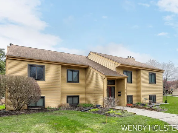 300 Farington Blvd APT 41, Holland, MI 49423