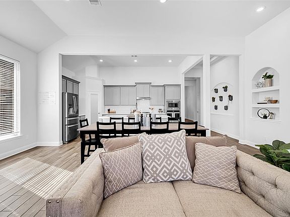5th image of 19106 Wild Cave Court