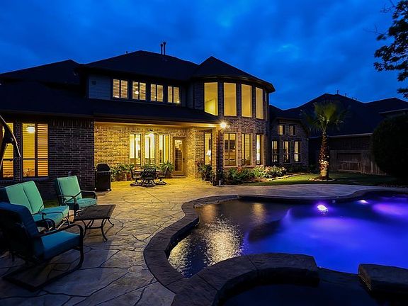 3rd image of 6211 Duke Trail Ln