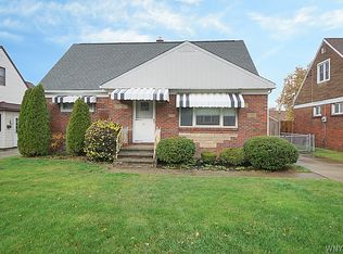 31 Laurentian Dr, Cheektowaga, NY 14225
