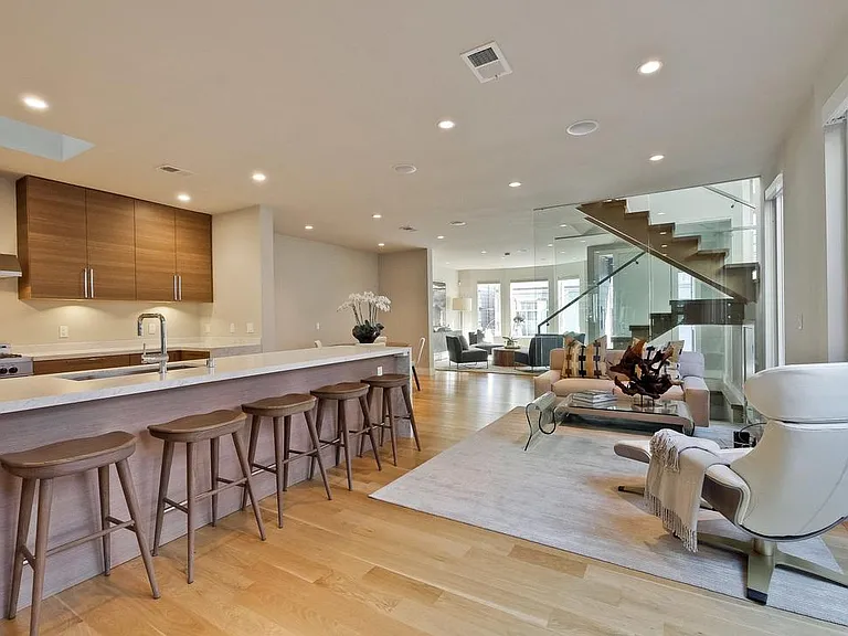 66 Rondel Pl — Photo 3