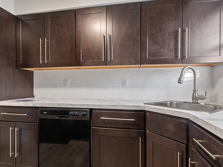 Washington Arms Apartments — Photo 3