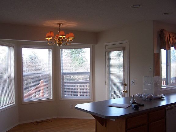 Breakfast nook w/view