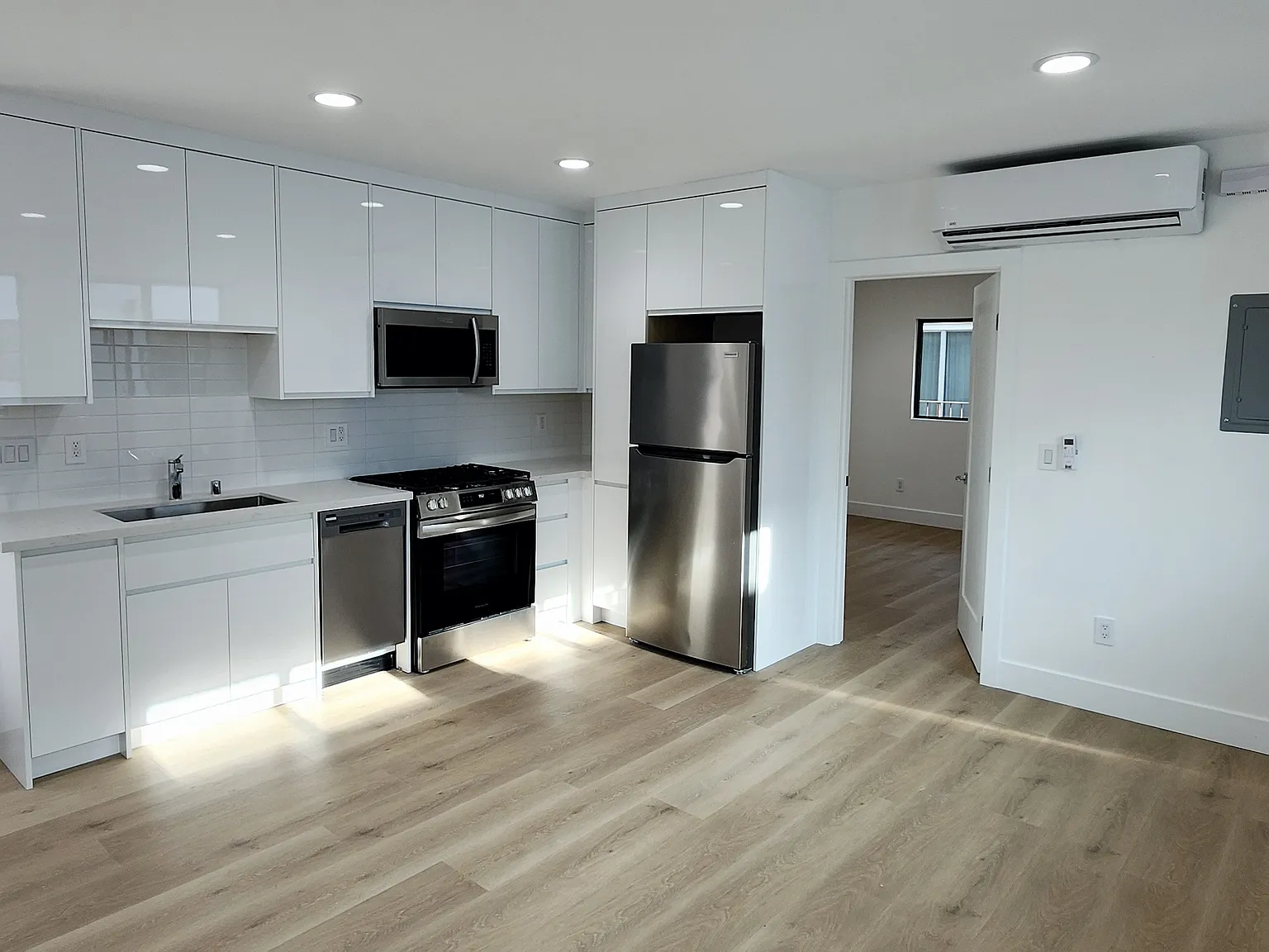 1 bed, 520 sqft, $3,150 — Photo 3