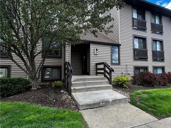 1145 Canyon View Rd APT 102, Northfield, OH 44067