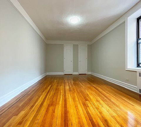 2nd image of 55 E 21st St #4