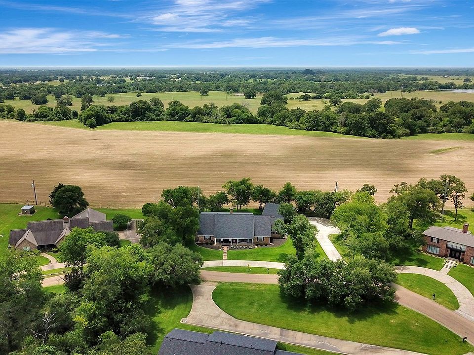 1st image of 925 Standley Rd
