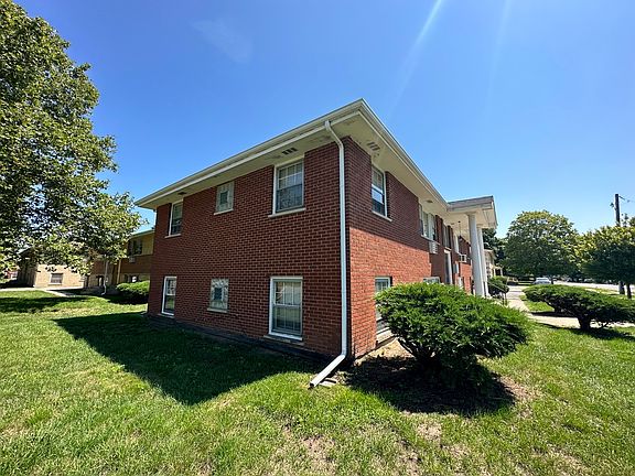 2nd image of 1585 W Station St