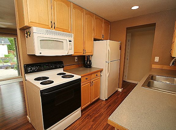 5th image of 12005 218th Avenue Ct E