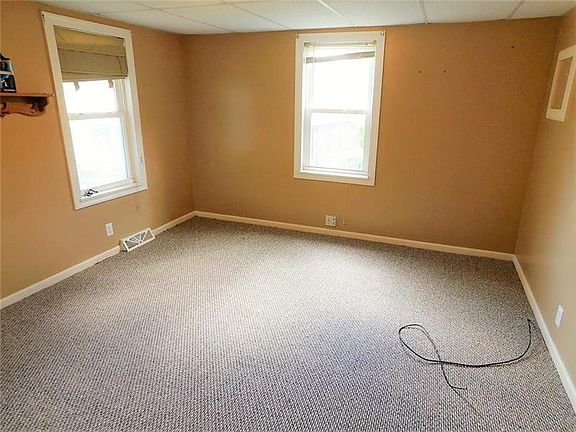 4th image of 526 Wampum Ave