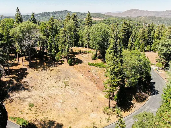29230 Pigeon Hawk Ln, Lake Arrowhead, CA 92352