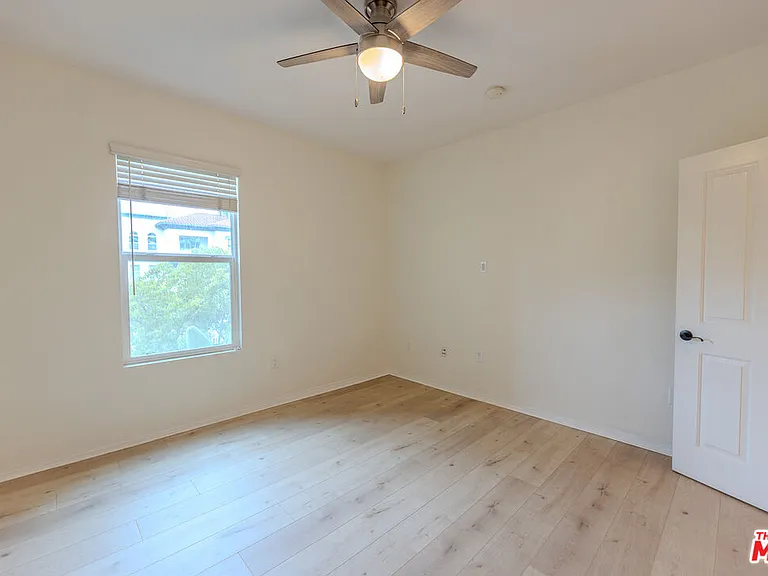 6020 Seabluff Dr #302 — Photo 40
