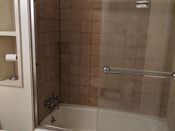 4th image of 13 Bennett Ln