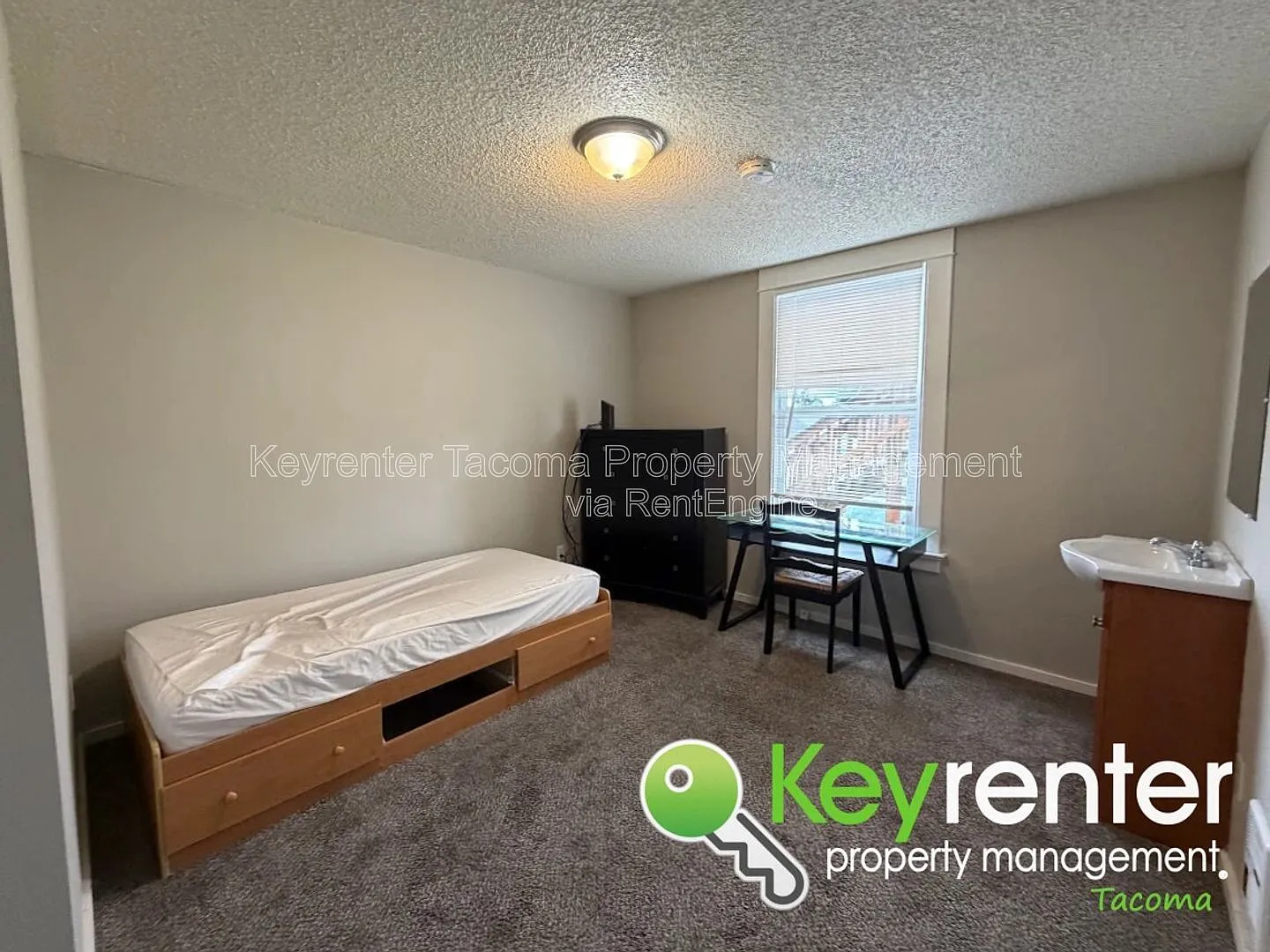 1 bed, 1.0 bath, $700 — Photo 3