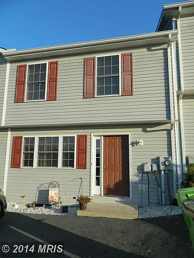 8898 Picadilly Cir photo 1
