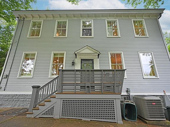 2nd image of 440 Wood Ave