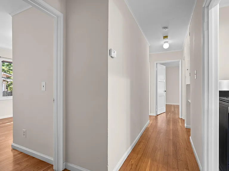 415 Bay Rd — Photo 13