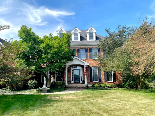 66 Katrina Ln, Dundee, IL 60118