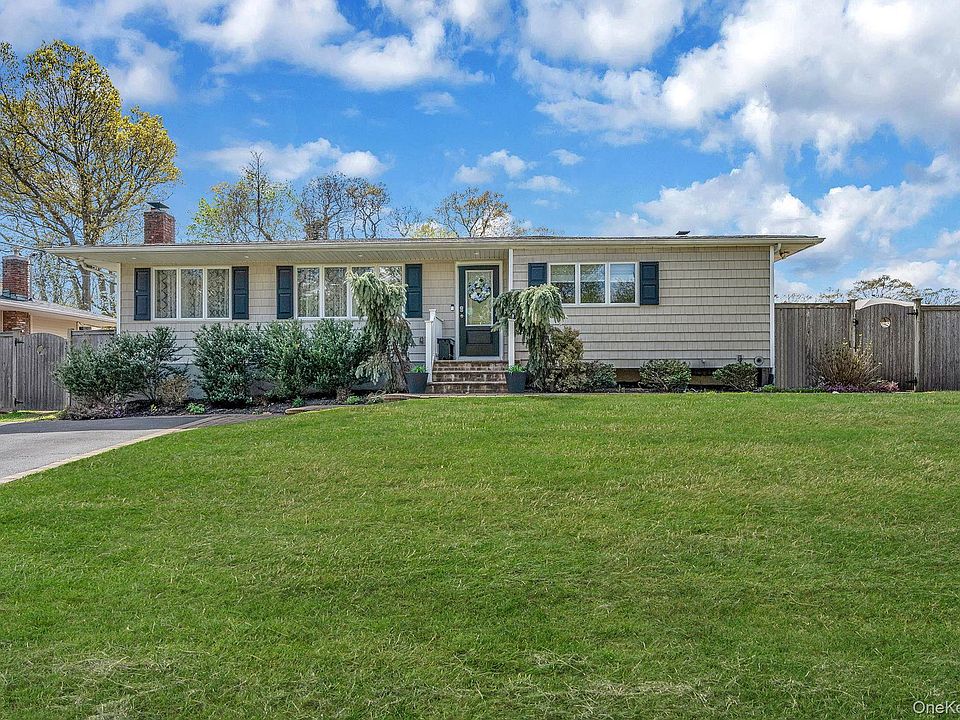 1st image of 296 Moriches Road
