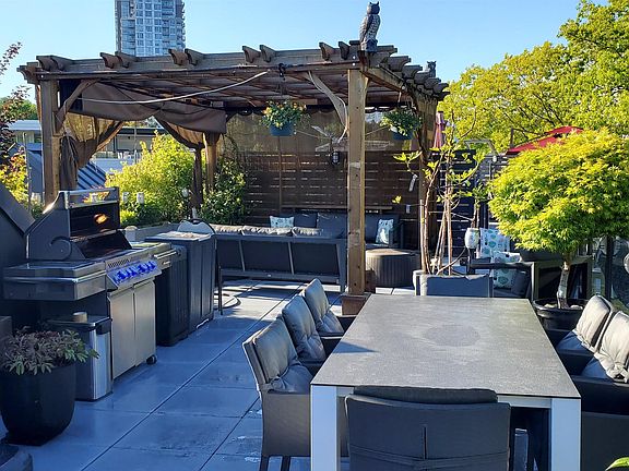 3rd image of 22 E Royal Ave #423